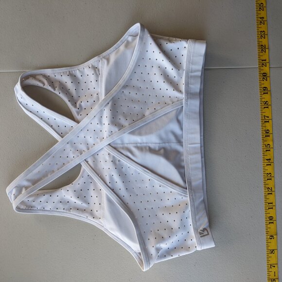 Buffbunny sports bra with crisscross back and removeable cups - Picture 8 of 8